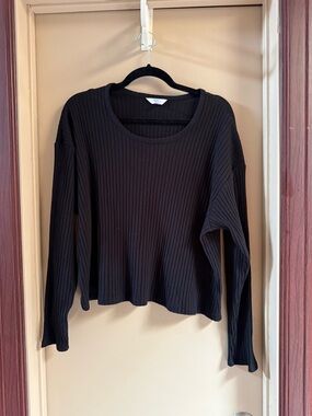 Time and Tru Black Ribbed Long-Sleeve Scoop Neck Top